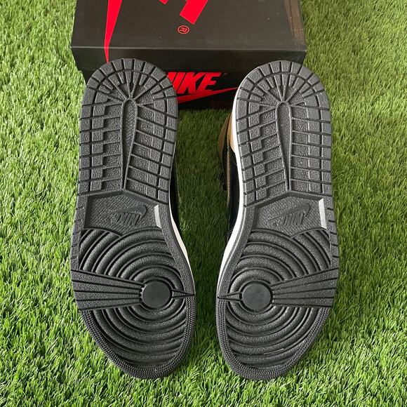 Air Jordan 1 “Gold Toe” - Picture 4 of 4